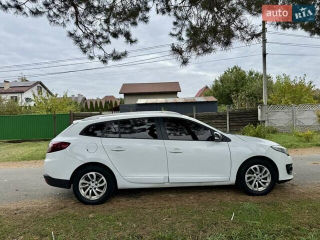 Рено Меган 2015 в Киеве на Automoto.ua Белый Рено Меган, объемом двигателя 1.5 л и пробегом 205 тыс. км за 6999 $, фото 6 на Automoto.ua