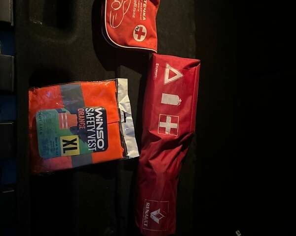 Білий Рено Меган, об'ємом двигуна 1.46 л та пробігом 196 тис. км за 9700 $, фото 56 на Automoto.ua