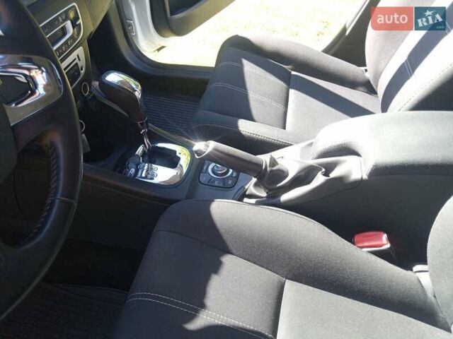 Белый Рено Меган, объемом двигателя 1.5 л и пробегом 180 тыс. км за 10499 $, фото 31 на Automoto.ua