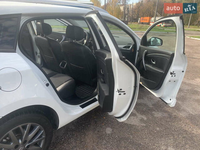 Рено Меган 2015 в Ровно на Automoto.ua Белый Рено Меган, объемом двигателя 1.5 л и пробегом 167 тыс. км за 9199 $, фото 21 на Automoto.ua
