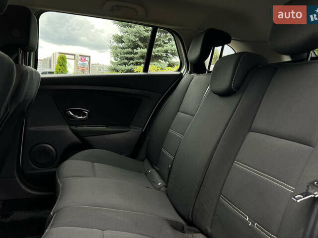 Белый Рено Меган, объемом двигателя 1.46 л и пробегом 243 тыс. км за 8850 $, фото 20 на Automoto.ua