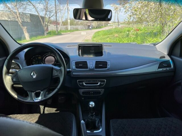 Белый Рено Меган, объемом двигателя 1.5 л и пробегом 290 тыс. км за 8799 $, фото 1 на Automoto.ua