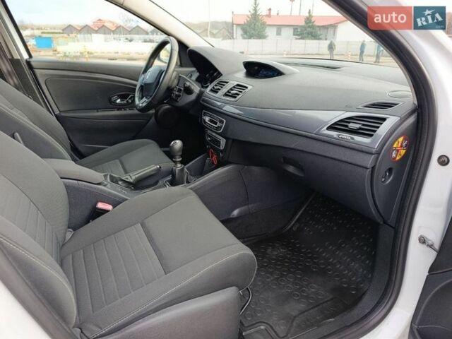 Білий Рено Меган, об'ємом двигуна 1.6 л та пробігом 181 тис. км за 8999 $, фото 26 на Automoto.ua