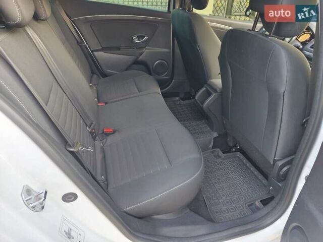 Білий Рено Меган, об'ємом двигуна 1.5 л та пробігом 245 тис. км за 8999 $, фото 25 на Automoto.ua
