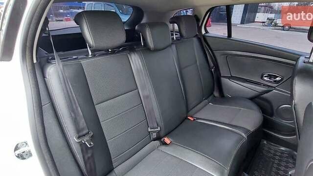 Белый Рено Меган, объемом двигателя 1.5 л и пробегом 164 тыс. км за 8999 $, фото 36 на Automoto.ua