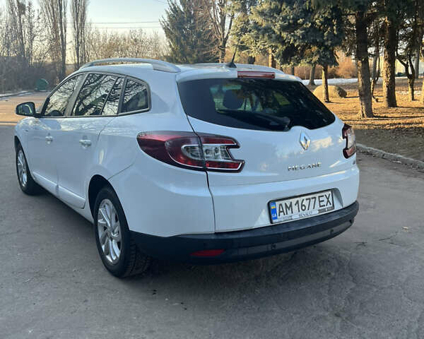 Белый Рено Меган, объемом двигателя 1.46 л и пробегом 229 тыс. км за 9000 $, фото 5 на Automoto.ua