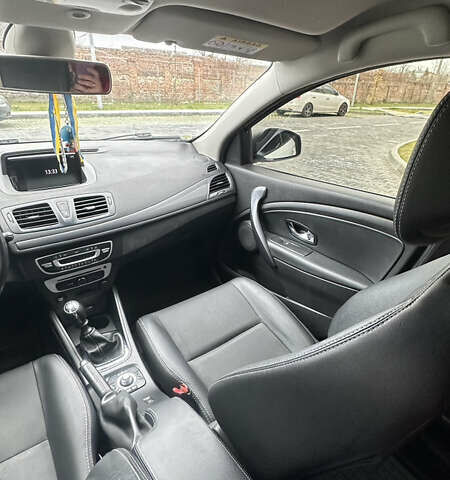 Белый Рено Меган, объемом двигателя 1.46 л и пробегом 320 тыс. км за 7999 $, фото 26 на Automoto.ua