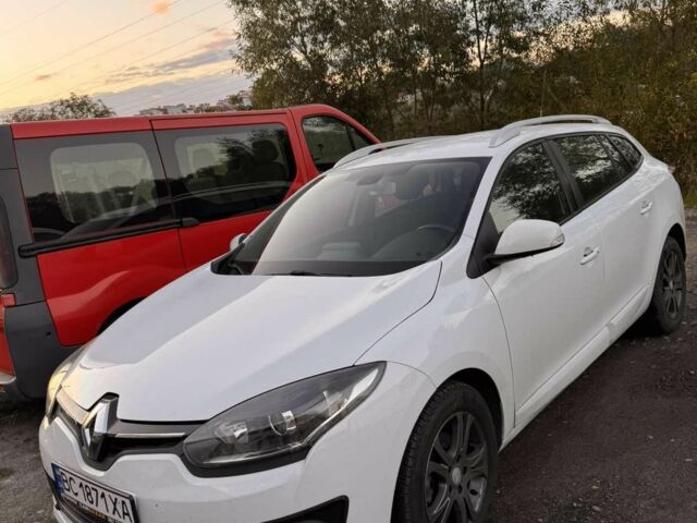 Белый Рено Меган, объемом двигателя 0 л и пробегом 150 тыс. км за 8700 $, фото 1 на Automoto.ua