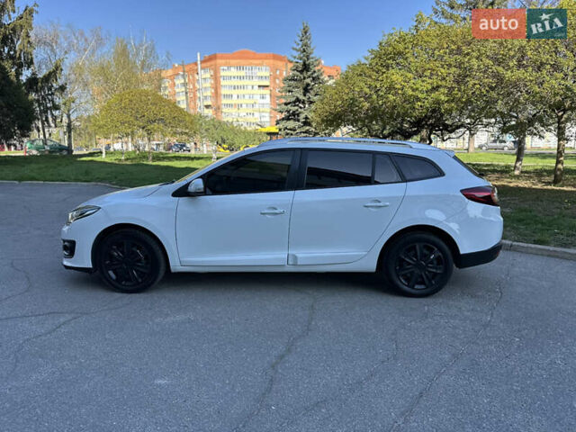 Белый Рено Меган, объемом двигателя 1.5 л и пробегом 165 тыс. км за 9500 $, фото 2 на Automoto.ua