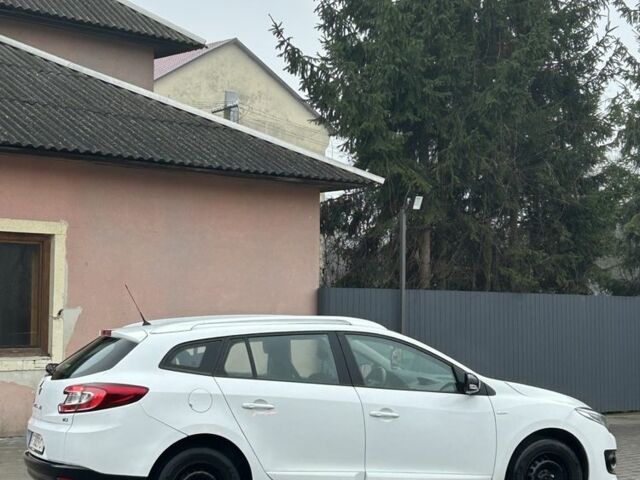 Белый Рено Меган, объемом двигателя 1.5 л и пробегом 150 тыс. км за 8000 $, фото 4 на Automoto.ua