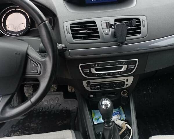 Білий Рено Меган, об'ємом двигуна 1.6 л та пробігом 270 тис. км за 9200 $, фото 6 на Automoto.ua