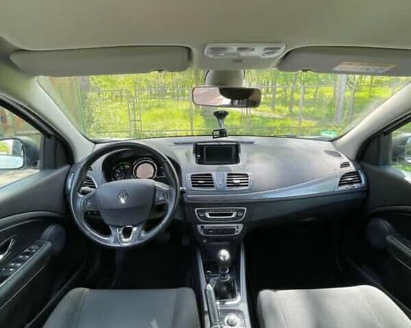 Белый Рено Меган, объемом двигателя 1.46 л и пробегом 212 тыс. км за 11500 $, фото 1 на Automoto.ua