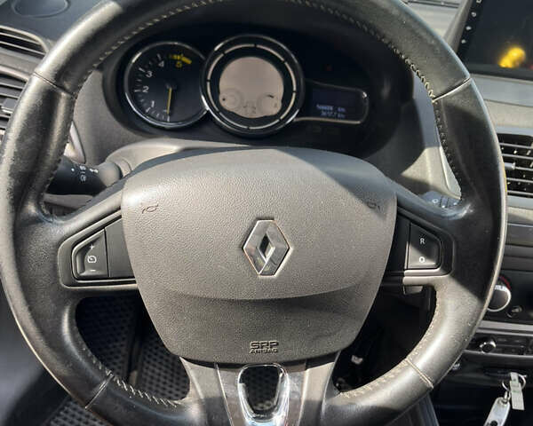 Белый Рено Меган, объемом двигателя 1.46 л и пробегом 166 тыс. км за 8700 $, фото 24 на Automoto.ua