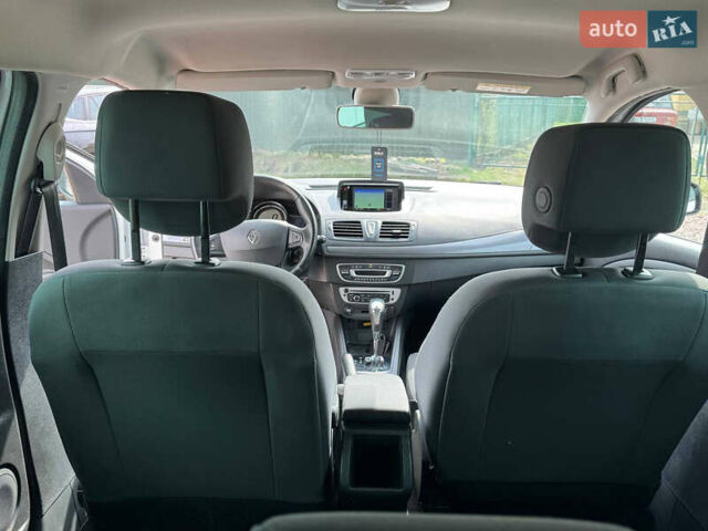 Білий Рено Меган, об'ємом двигуна 1.46 л та пробігом 223 тис. км за 9500 $, фото 7 на Automoto.ua