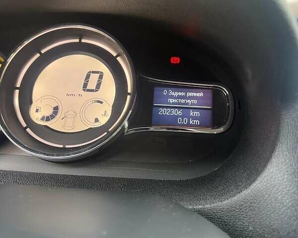 Белый Рено Меган, объемом двигателя 1.5 л и пробегом 212 тыс. км за 8800 $, фото 84 на Automoto.ua