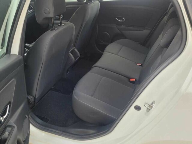 Білий Рено Меган, об'ємом двигуна 1.5 л та пробігом 125 тис. км за 10400 $, фото 15 на Automoto.ua