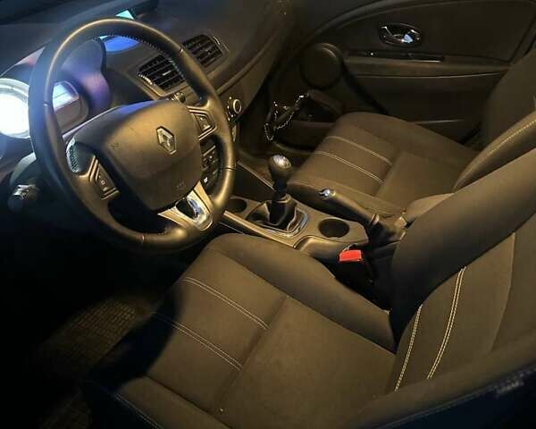 Білий Рено Меган, об'ємом двигуна 1.46 л та пробігом 196 тис. км за 9700 $, фото 57 на Automoto.ua