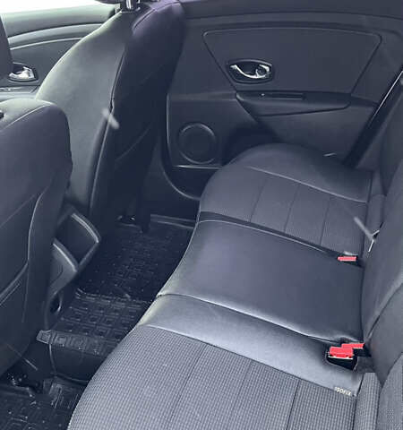 Белый Рено Меган, объемом двигателя 1.5 л и пробегом 171 тыс. км за 9300 $, фото 25 на Automoto.ua