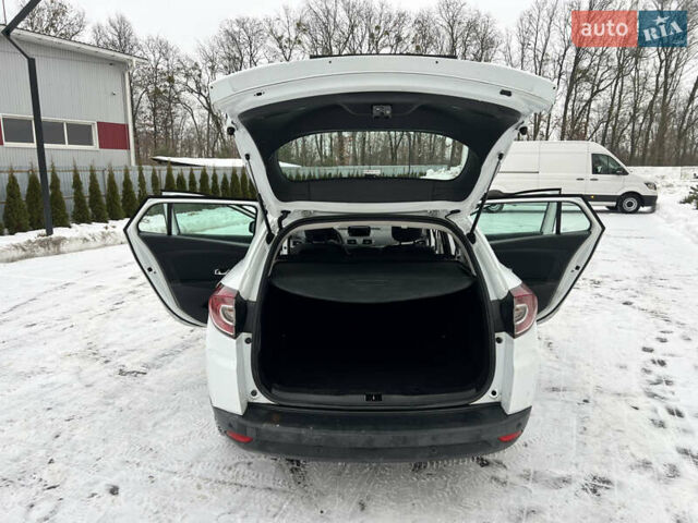 Белый Рено Меган, объемом двигателя 1.5 л и пробегом 280 тыс. км за 8300 $, фото 7 на Automoto.ua