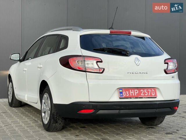 Белый Рено Меган, объемом двигателя 1.5 л и пробегом 196 тыс. км за 9500 $, фото 8 на Automoto.ua