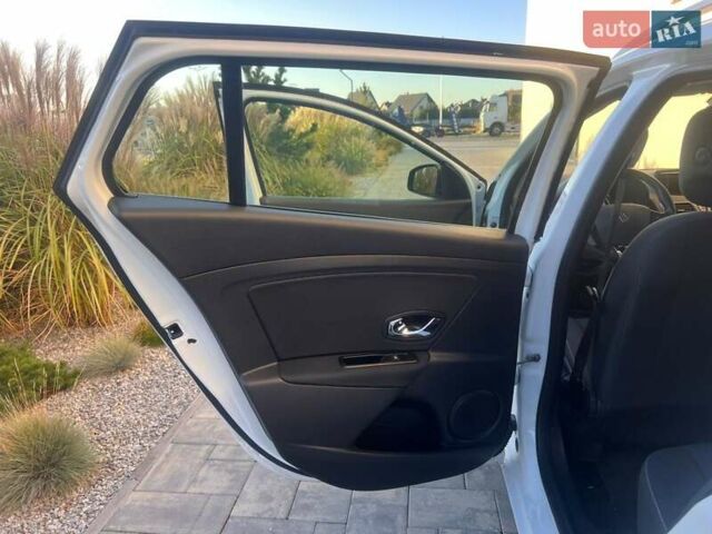 Білий Рено Меган, об'ємом двигуна 1.5 л та пробігом 190 тис. км за 9300 $, фото 6 на Automoto.ua