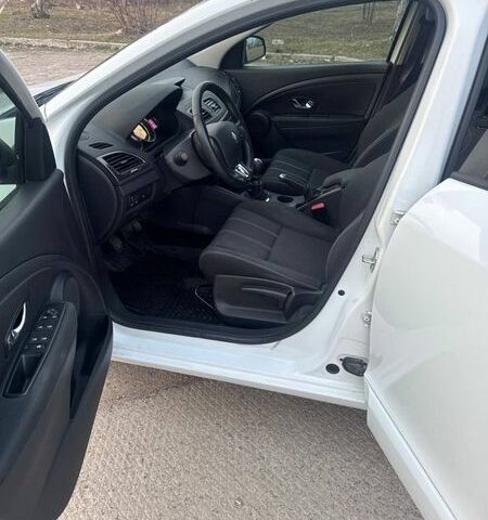 Белый Рено Меган, объемом двигателя 1.46 л и пробегом 198 тыс. км за 9750 $, фото 29 на Automoto.ua