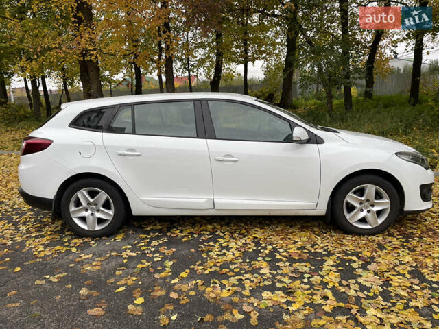 Білий Рено Меган, об'ємом двигуна 1.46 л та пробігом 164 тис. км за 7800 $, фото 4 на Automoto.ua