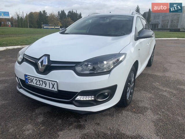 Рено Меган 2015 в Ровно на Automoto.ua Белый Рено Меган, объемом двигателя 1.5 л и пробегом 167 тыс. км за 9199 $, фото 16 на Automoto.ua