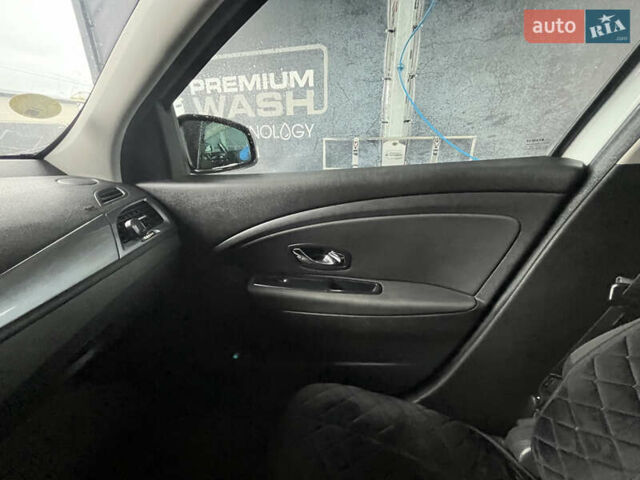 Белый Рено Меган, объемом двигателя 1.5 л и пробегом 189 тыс. км за 8900 $, фото 15 на Automoto.ua