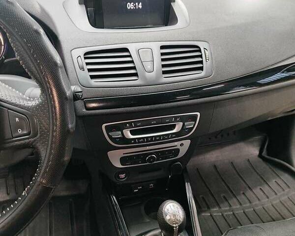 Белый Рено Меган, объемом двигателя 1.5 л и пробегом 173 тыс. км за 9500 $, фото 12 на Automoto.ua