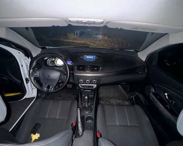 Білий Рено Меган, об'ємом двигуна 1.46 л та пробігом 196 тис. км за 9700 $, фото 52 на Automoto.ua