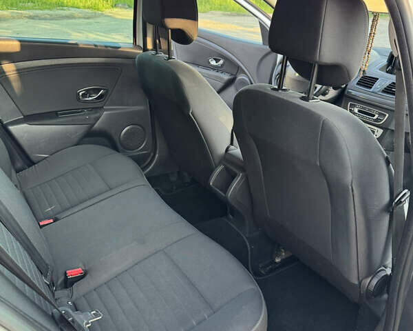 Белый Рено Меган, объемом двигателя 1.46 л и пробегом 315 тыс. км за 8200 $, фото 8 на Automoto.ua