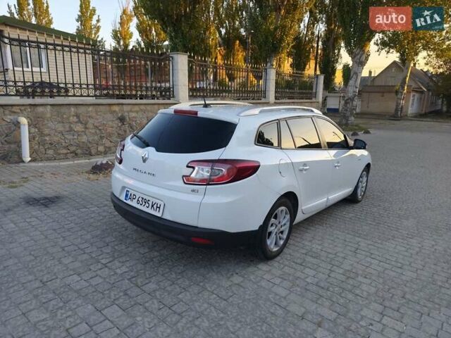 Белый Рено Меган, объемом двигателя 1.5 л и пробегом 243 тыс. км за 9600 $, фото 7 на Automoto.ua