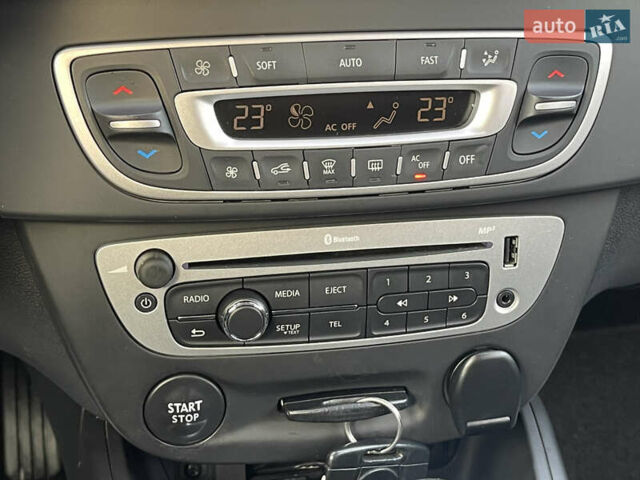 Белый Рено Меган, объемом двигателя 1.5 л и пробегом 196 тыс. км за 9500 $, фото 16 на Automoto.ua