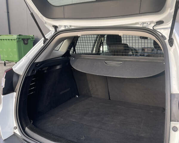 Белый Рено Меган, объемом двигателя 1.5 л и пробегом 113 тыс. км за 11500 $, фото 28 на Automoto.ua