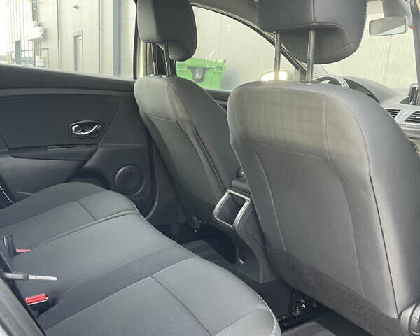 Белый Рено Меган, объемом двигателя 1.5 л и пробегом 113 тыс. км за 11500 $, фото 25 на Automoto.ua