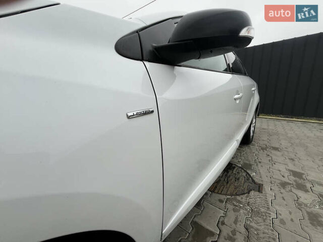 Белый Рено Меган, объемом двигателя 1.5 л и пробегом 189 тыс. км за 8900 $, фото 2 на Automoto.ua