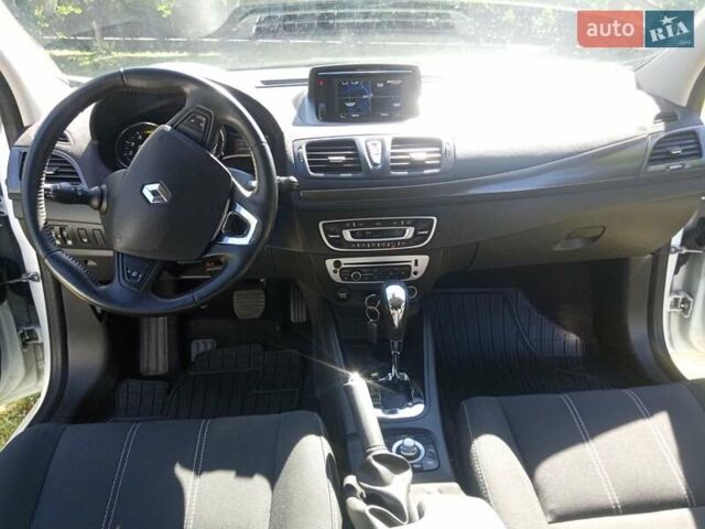 Белый Рено Меган, объемом двигателя 1.5 л и пробегом 180 тыс. км за 10499 $, фото 37 на Automoto.ua