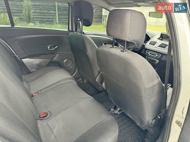 Белый Рено Меган, объемом двигателя 1.5 л и пробегом 205 тыс. км за 6700 $, фото 25 на Automoto.ua