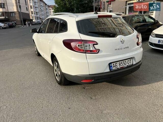 Білий Рено Меган, об'ємом двигуна 1.5 л та пробігом 225 тис. км за 8400 $, фото 1 на Automoto.ua