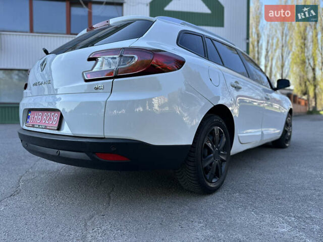 Белый Рено Меган, объемом двигателя 1.5 л и пробегом 165 тыс. км за 9500 $, фото 24 на Automoto.ua