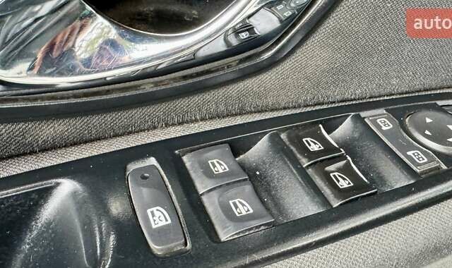 Белый Рено Меган, объемом двигателя 1.5 л и пробегом 205 тыс. км за 6999 $, фото 12 на Automoto.ua