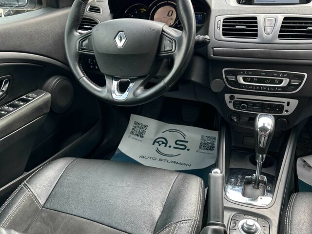 Белый Рено Меган, объемом двигателя 1.5 л и пробегом 226 тыс. км за 8900 $, фото 2 на Automoto.ua