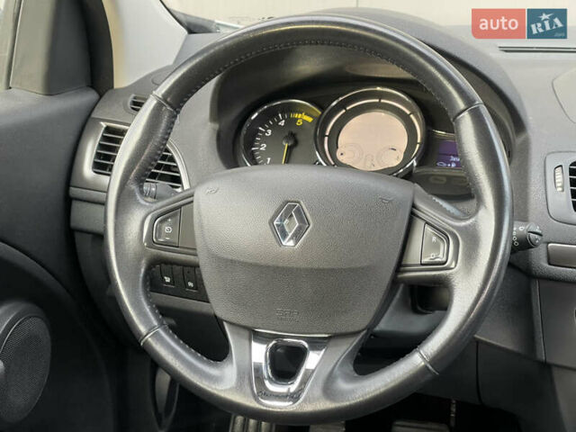 Белый Рено Меган, объемом двигателя 1.5 л и пробегом 113 тыс. км за 11500 $, фото 14 на Automoto.ua