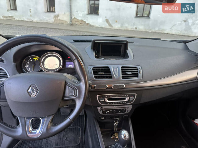 Белый Рено Меган, объемом двигателя 1.46 л и пробегом 146 тыс. км за 10799 $, фото 7 на Automoto.ua
