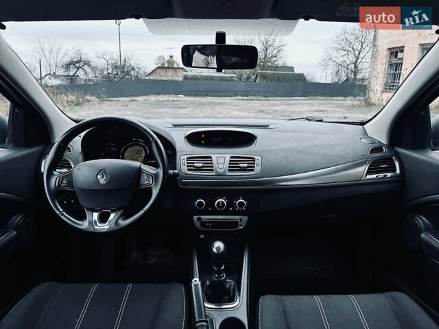 Белый Рено Меган, объемом двигателя 1.5 л и пробегом 253 тыс. км за 8200 $, фото 13 на Automoto.ua