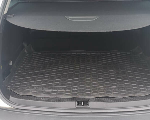 Белый Рено Меган, объемом двигателя 1.46 л и пробегом 236 тыс. км за 8999 $, фото 16 на Automoto.ua