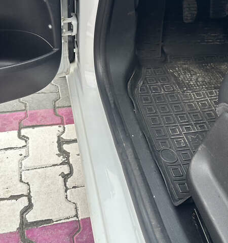 Белый Рено Меган, объемом двигателя 1.46 л и пробегом 320 тыс. км за 7999 $, фото 34 на Automoto.ua