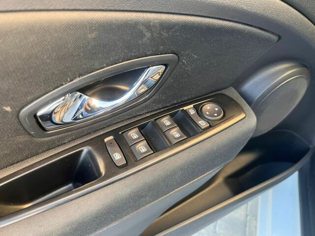 Білий Рено Меган, об'ємом двигуна 1.5 л та пробігом 190 тис. км за 9300 $, фото 3 на Automoto.ua