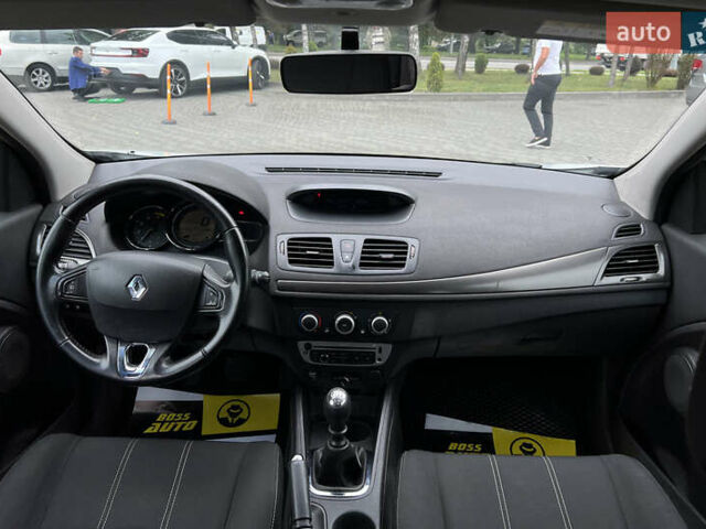 Белый Рено Меган, объемом двигателя 1.46 л и пробегом 243 тыс. км за 8850 $, фото 13 на Automoto.ua